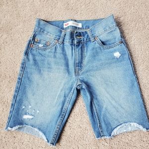 Boys Levi's distressed Jean shorts